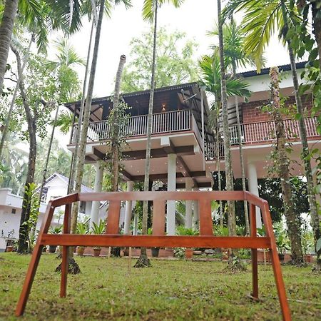 Serenity Villa And Treehouse ปาลักกัด ภายนอก รูปภาพ