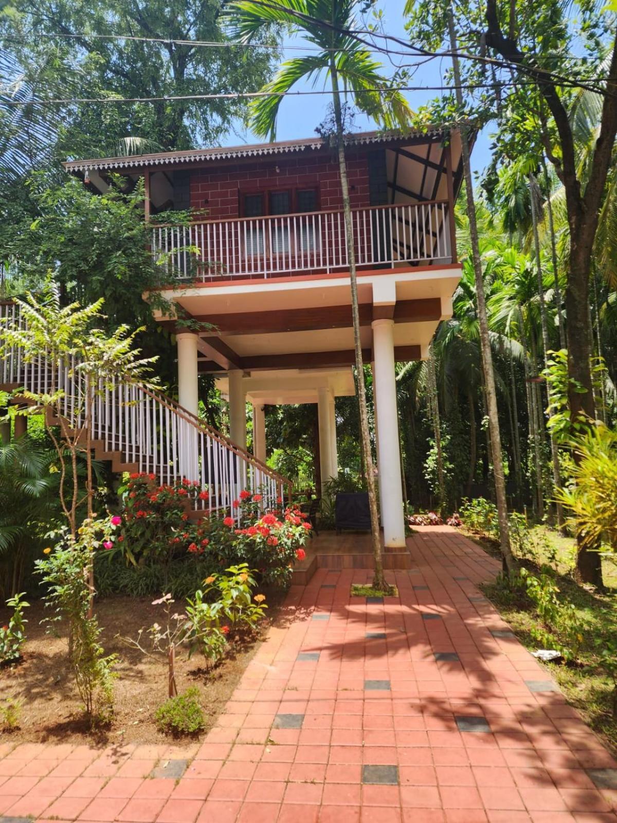 Serenity Villa And Treehouse ปาลักกัด ภายนอก รูปภาพ
